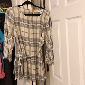 Lightly used L Motherhood Maternity tie top